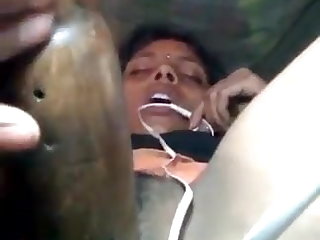 Fisting Horny village wife dildoing pussy with Chappathi kattai..